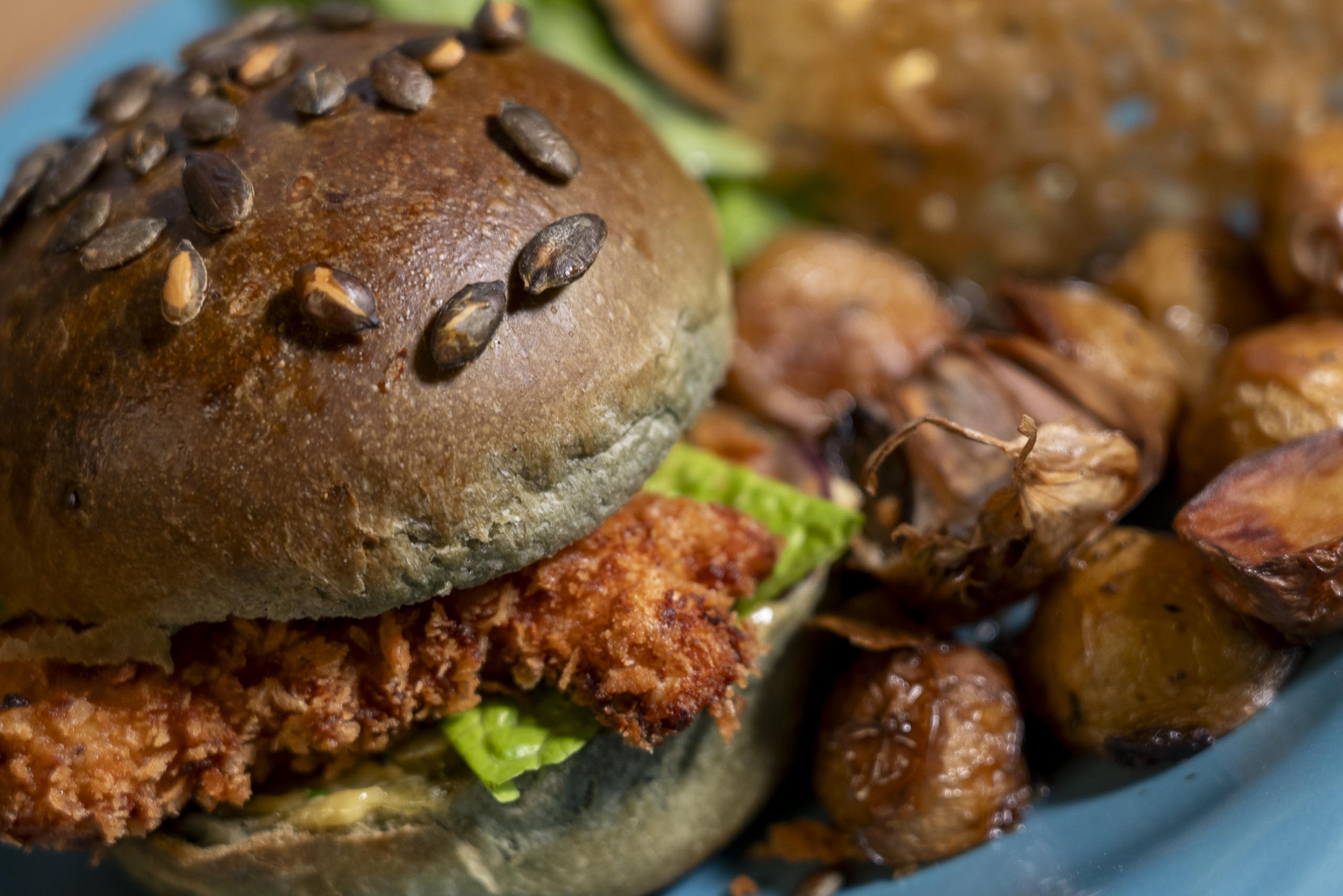 4 Identical Color Vegan Burger Buns - With or Without Seeds