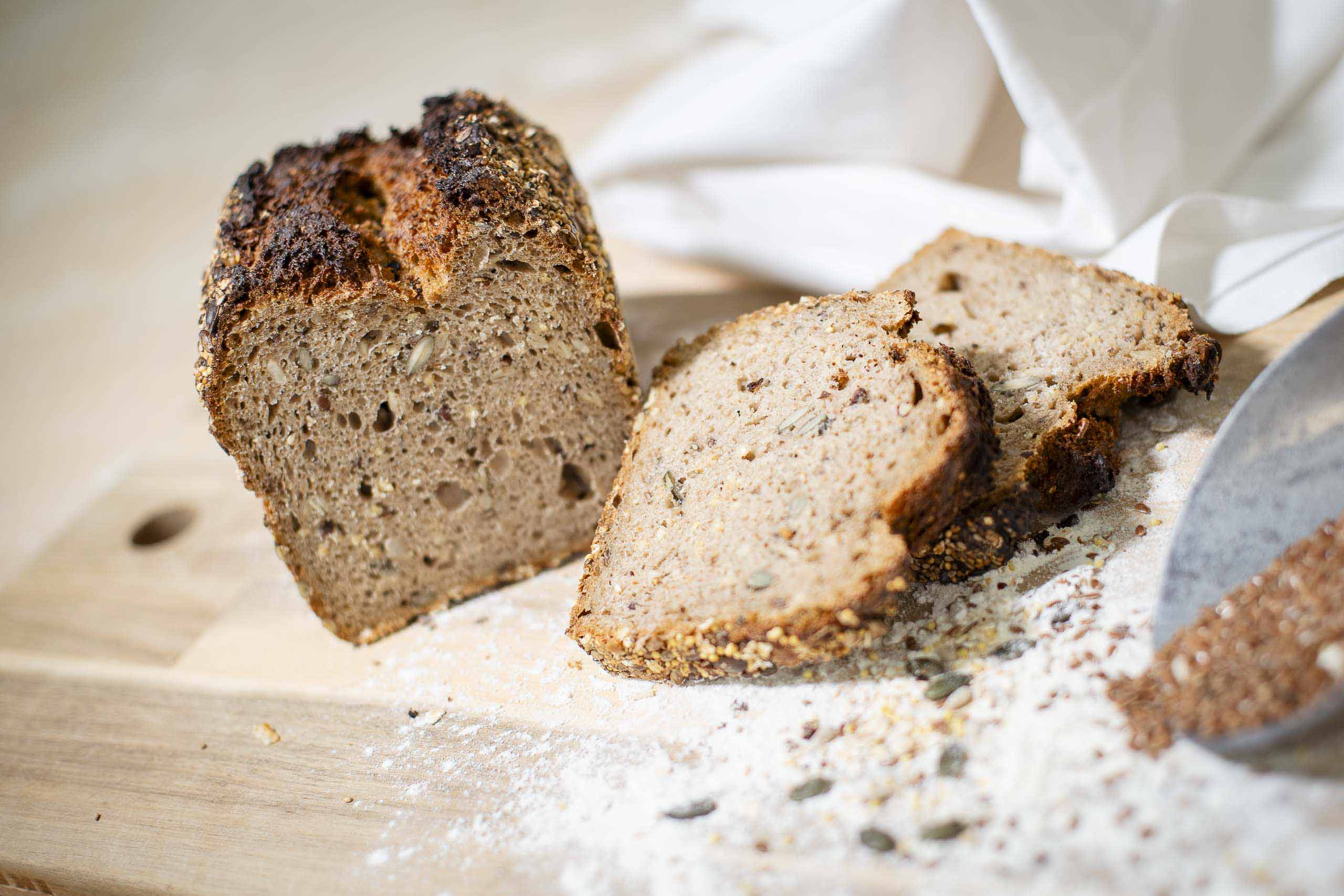 Authentic German Bread 'Sechskornbrot'