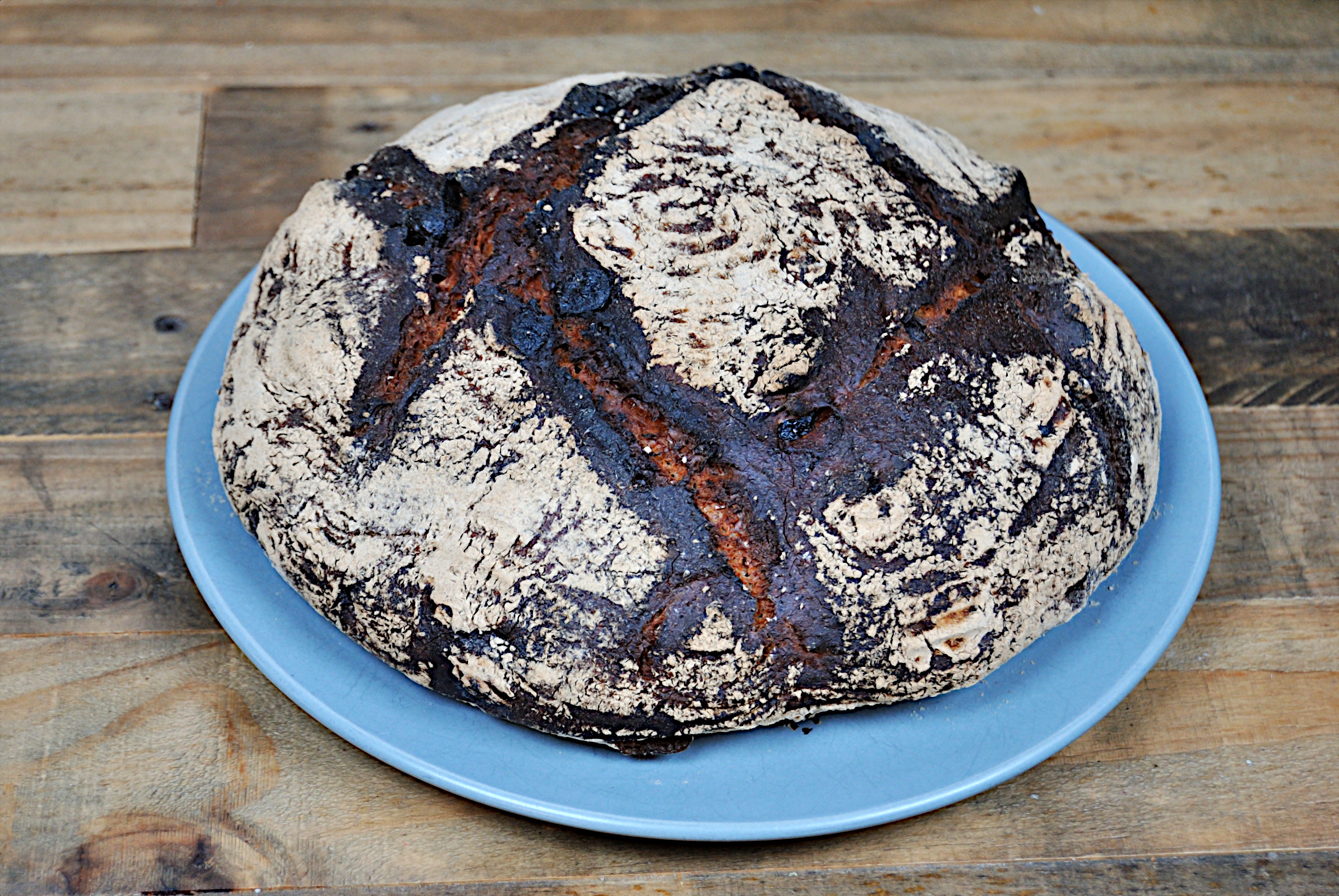 Harvest Heritage Loaf with raisins - Pain de Méteil aux raisins