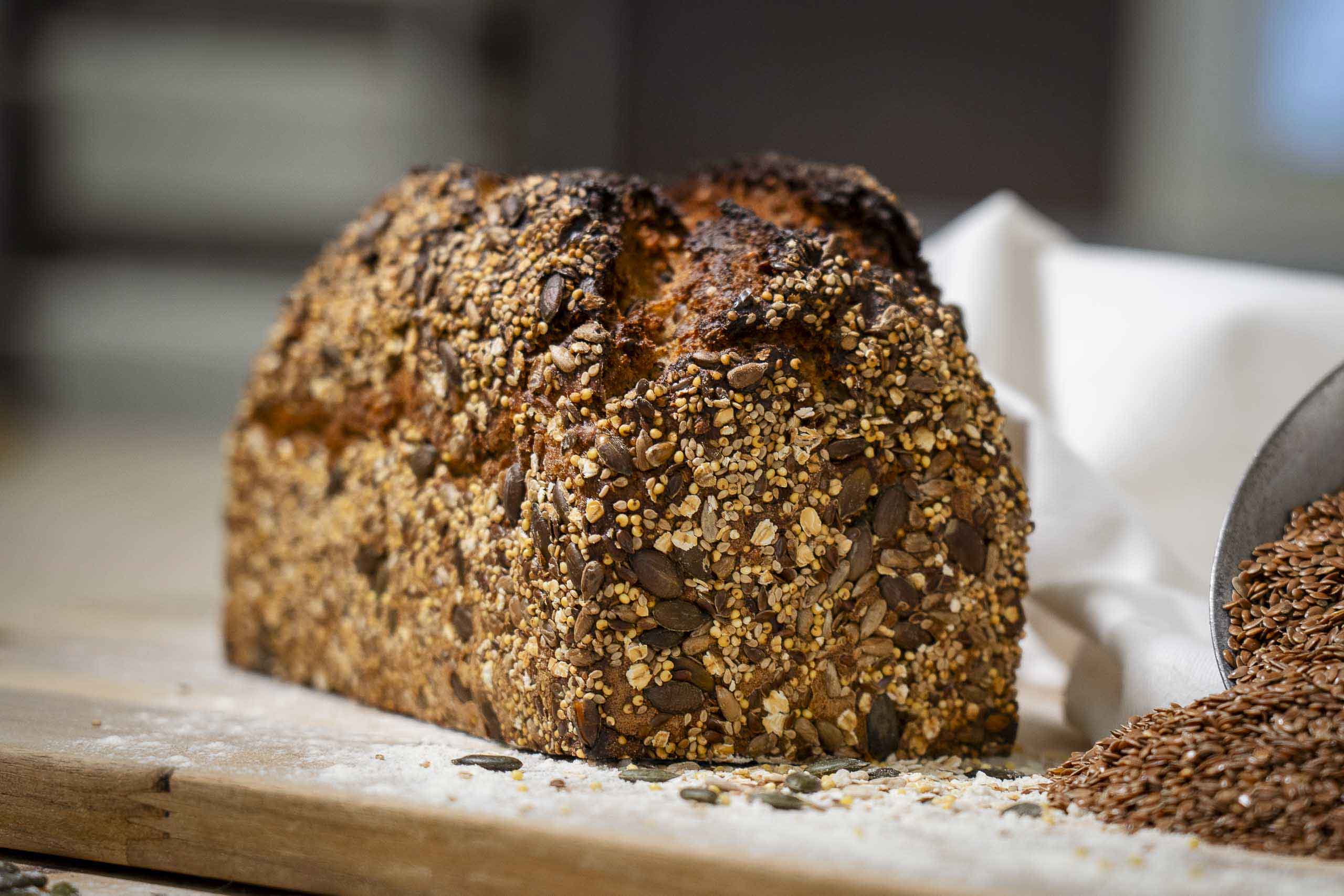 Authentic German Bread 'Sechskornbrot'